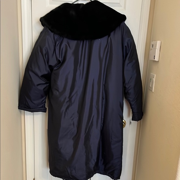 Women’s Navy Blue Winter Coat with Black Fur Collar Coat - Picture 3 of 6